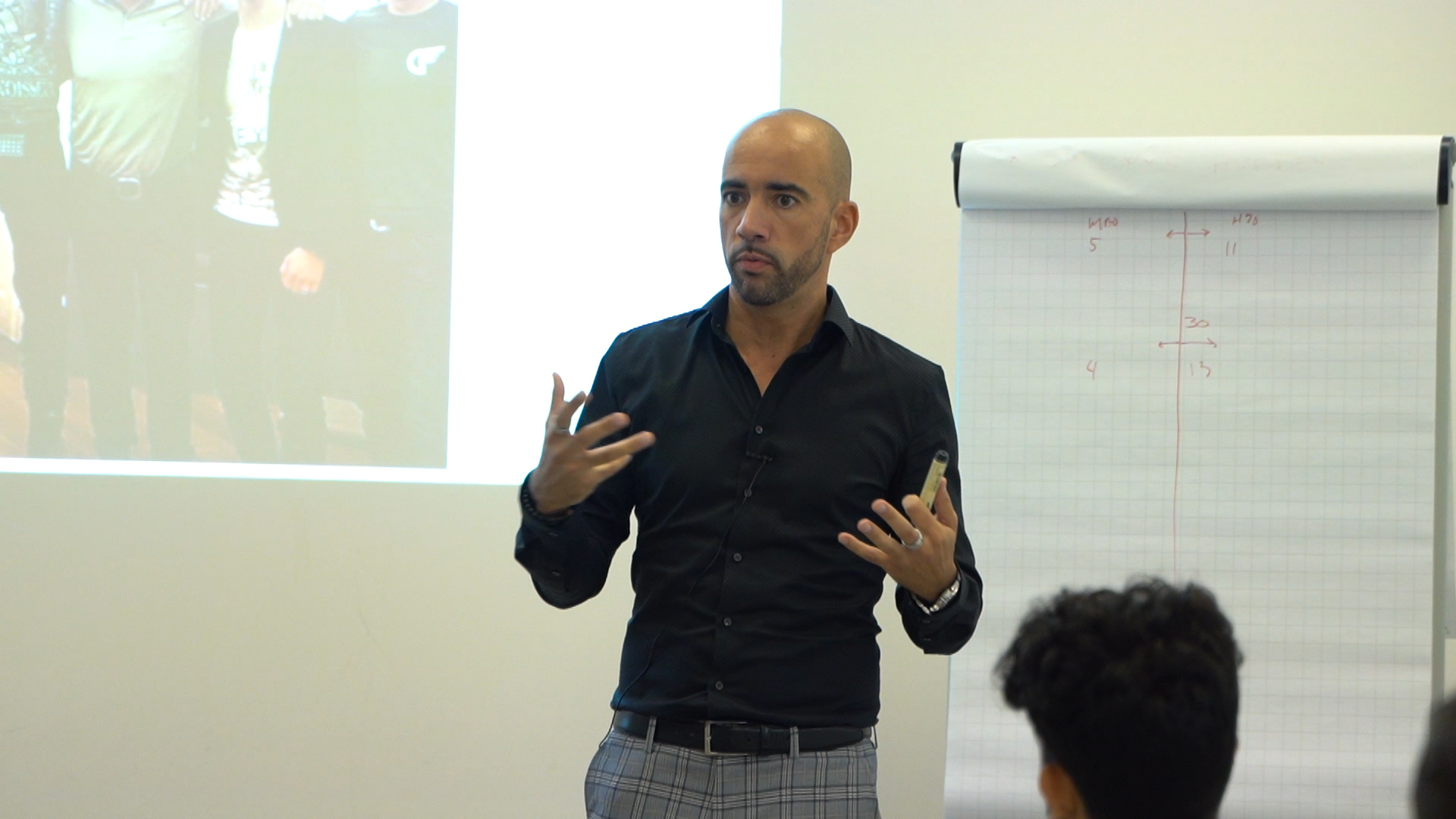Rienk Bauritius geeft een live training bij Mancademy